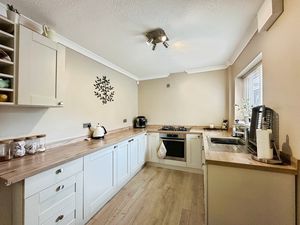 Kitchen- click for photo gallery